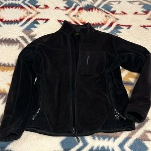 Mountain Hardware women’s black zip jacket